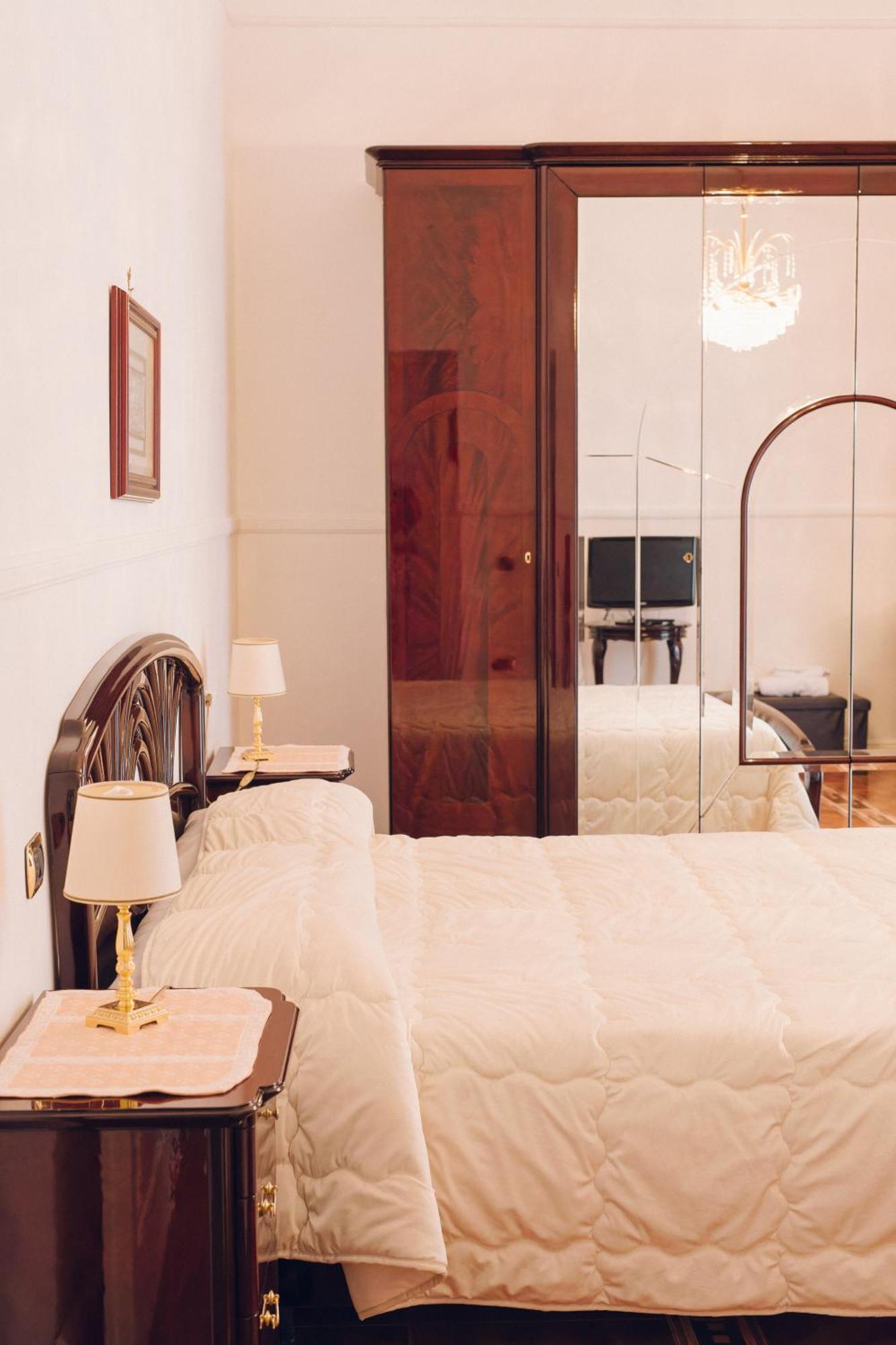 La Famiglia Hotel Pollena Trocchia Ngoại thất bức ảnh